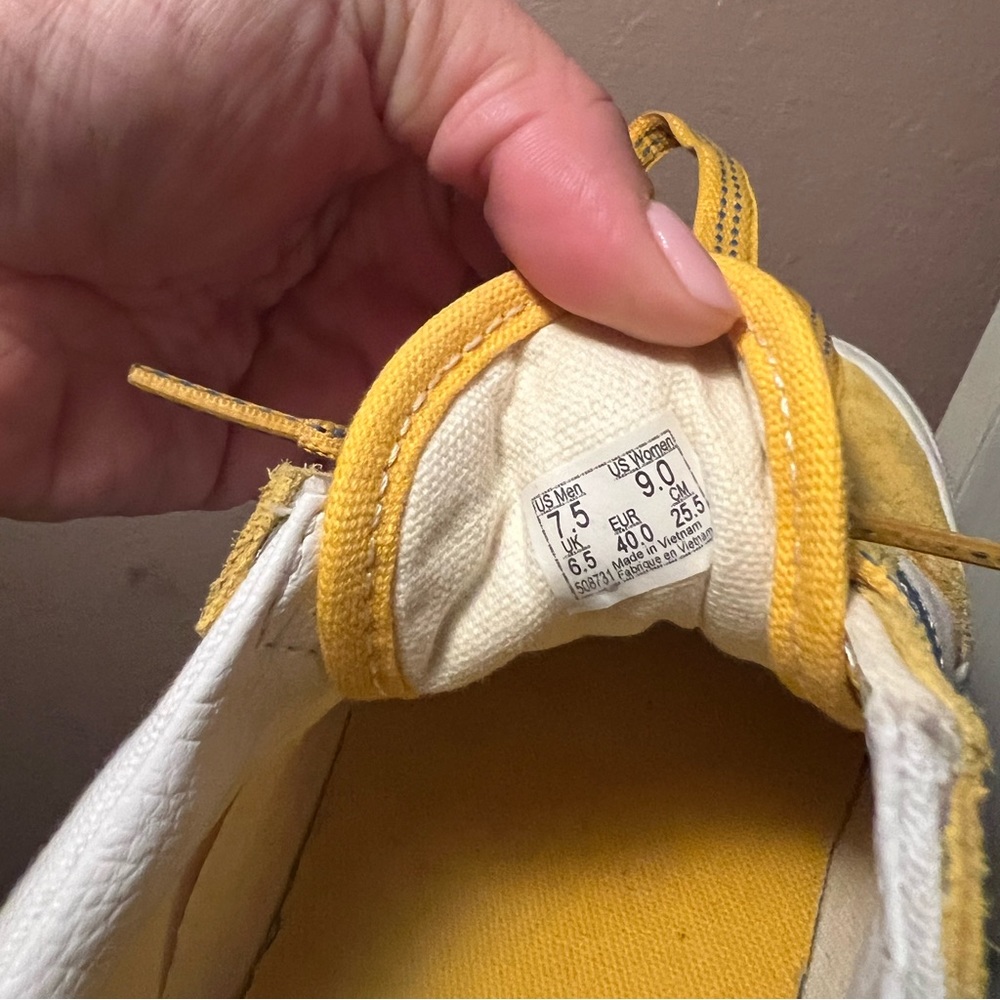 Vans - Picture 4 of 7